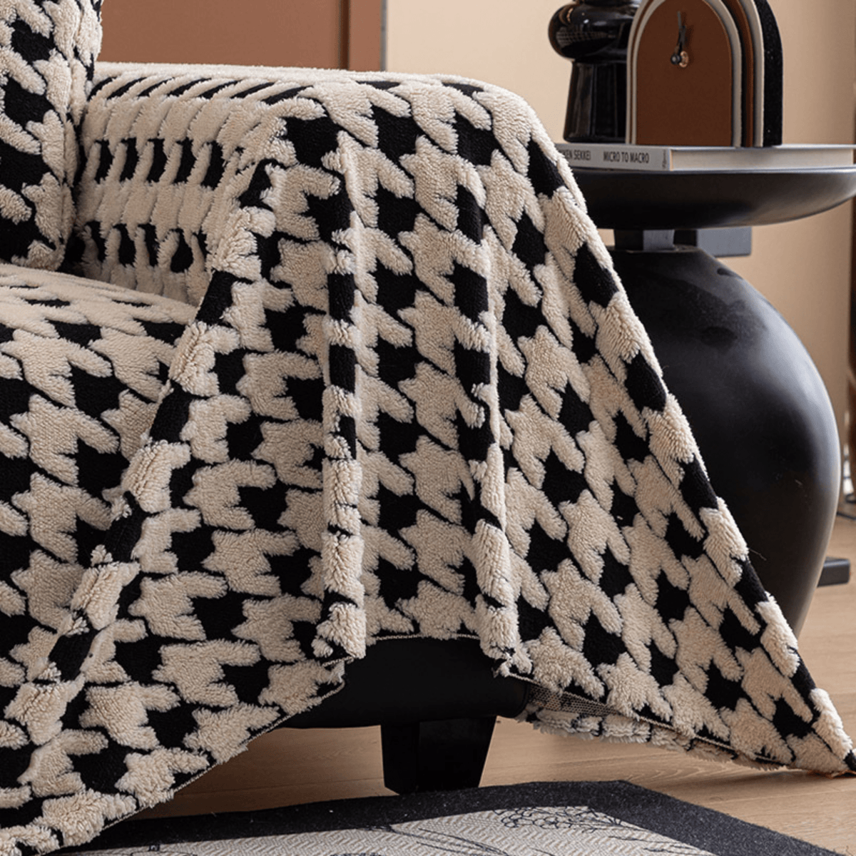 Luxurious Jacquard Sofa Cover (White) : [EM-SC-33]